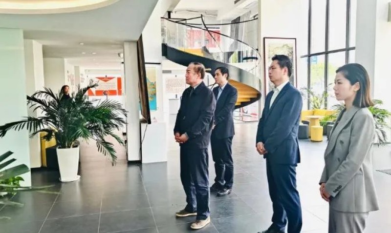 原住建部副部长齐骥莅临我司参观，充分肯定MOSH制热芯片技术先进性与稳定性